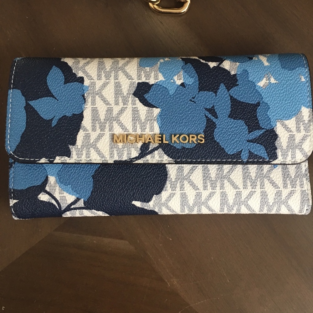 Michael kors wallet